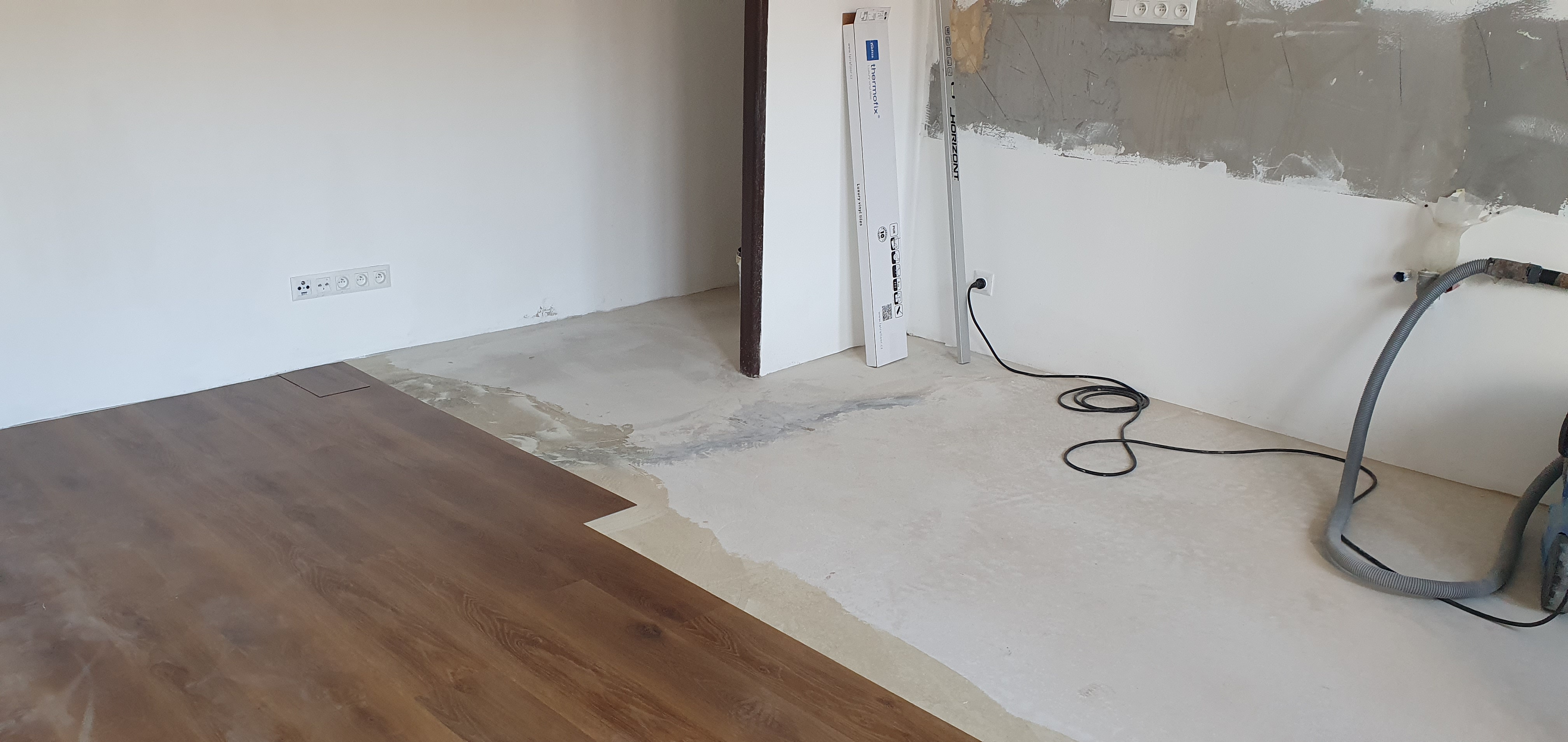 Instalace vinylové podlahy a dveří